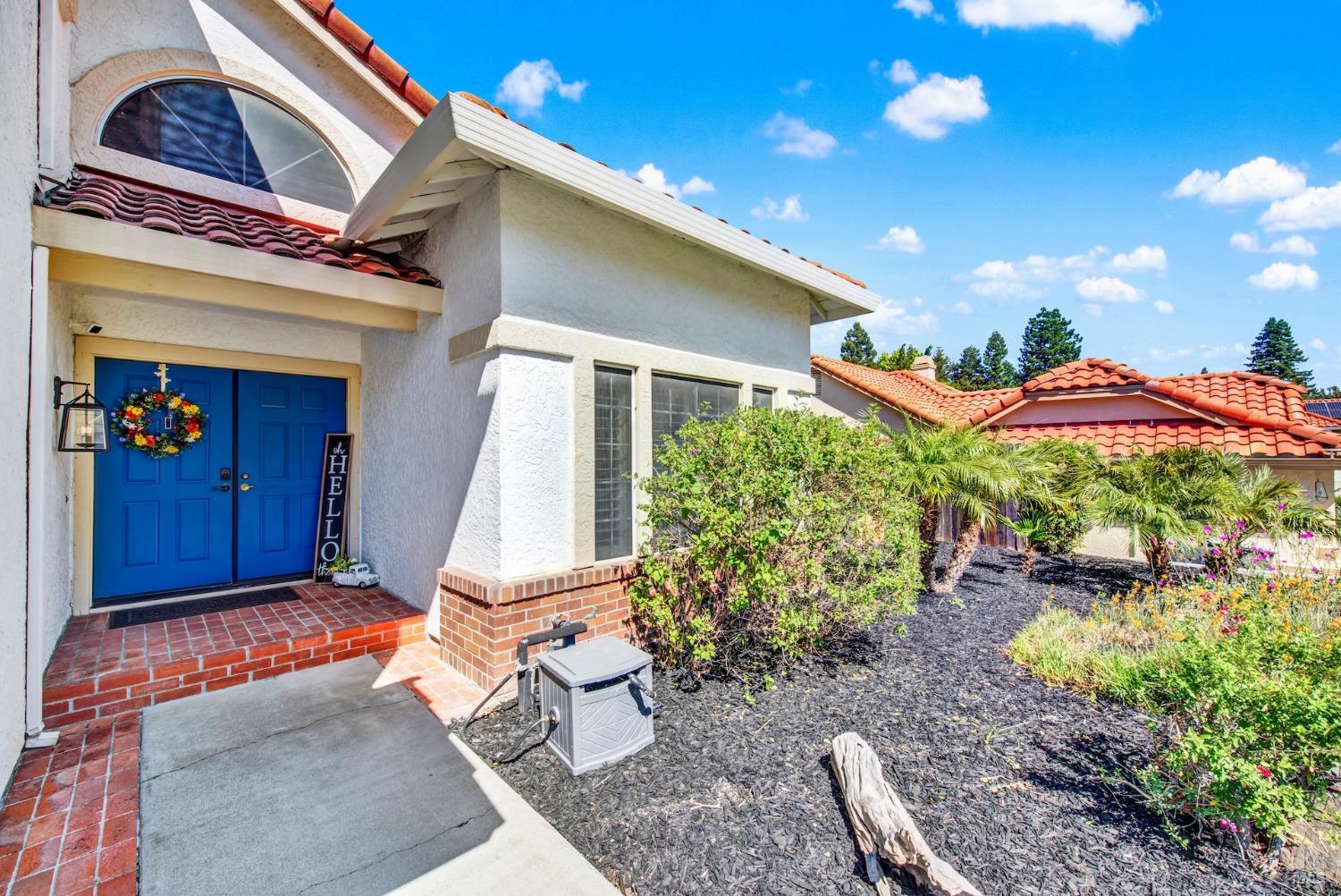 Detail Gallery Image 3 of 46 For 806 Swindon Ct, Vacaville,  CA 95688 - 5 Beds | 3 Baths