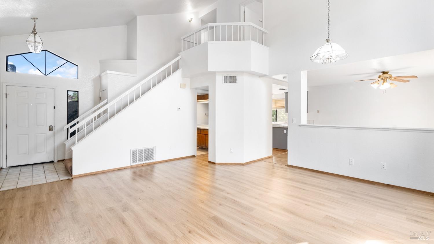 Detail Gallery Image 8 of 36 For 833 Morissette Way, Vacaville,  CA 95687 - 3 Beds | 2/1 Baths