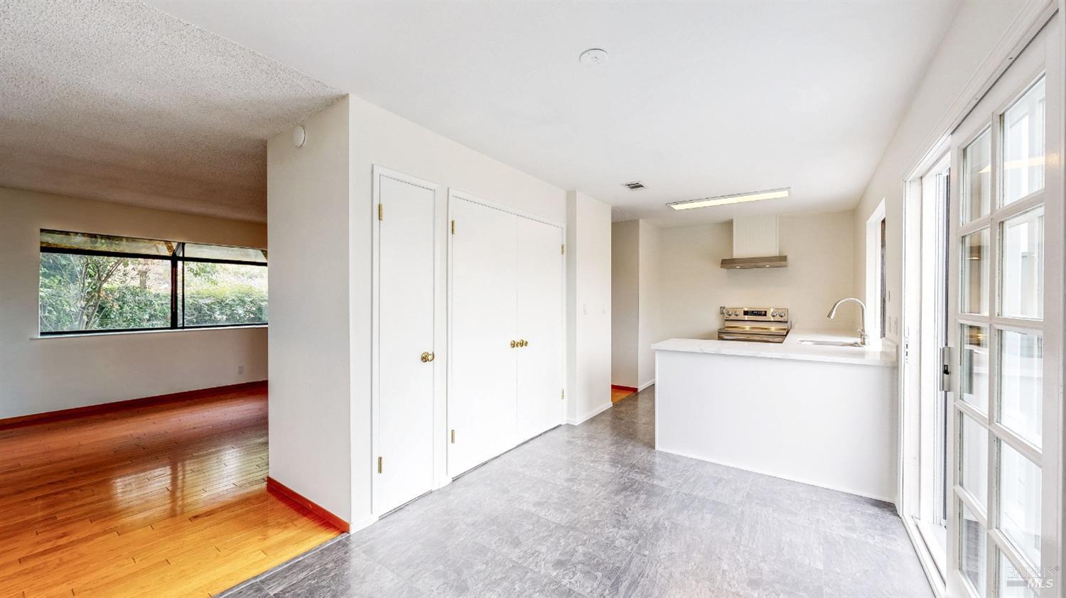 Detail Gallery Image 23 of 35 For 117 Sunset Cir #36,  Benicia,  CA 94510 - 3 Beds | 1/1 Baths