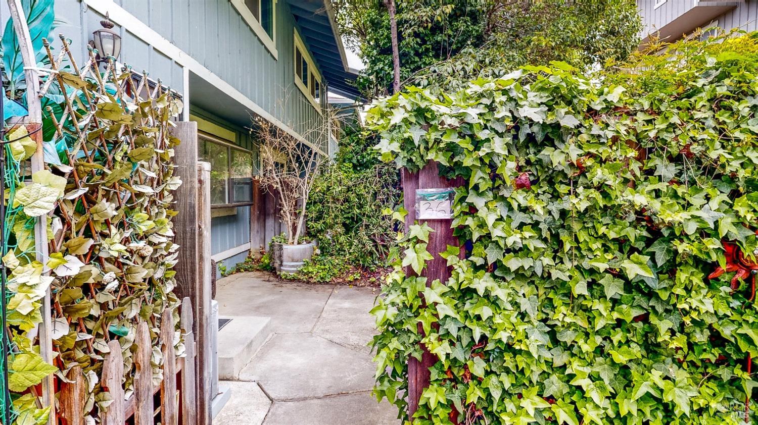 Detail Gallery Image 14 of 35 For 117 Sunset Cir #36,  Benicia,  CA 94510 - 3 Beds | 1/1 Baths