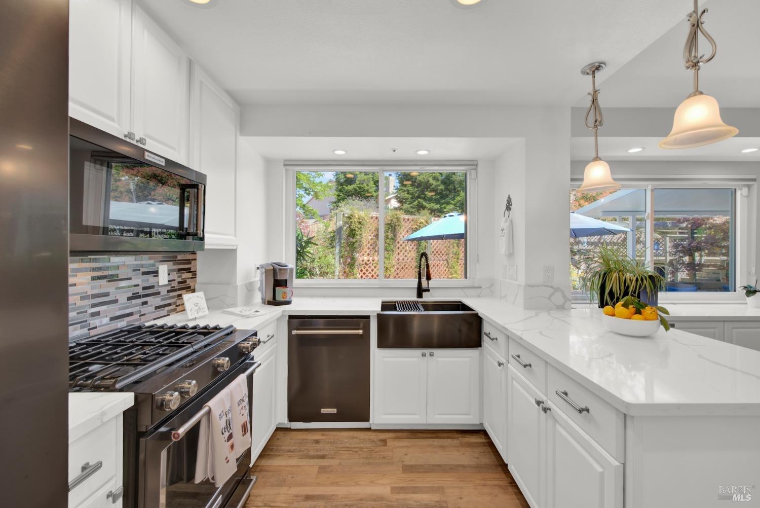 Detail Gallery Image 9 of 57 For 280 Park St, Concord,  CA 94520 - 4 Beds | 2 Baths