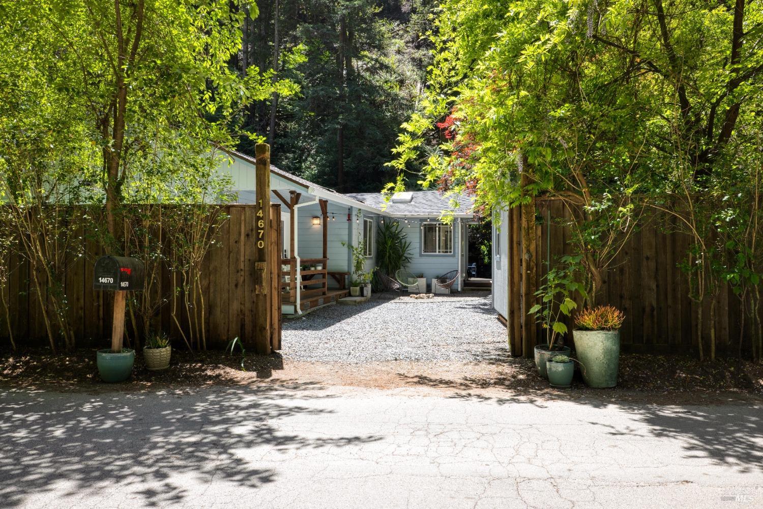 Detail Gallery Image 2 of 35 For 14670 Cherry St, Guerneville,  CA 95446 - 2 Beds | 1 Baths