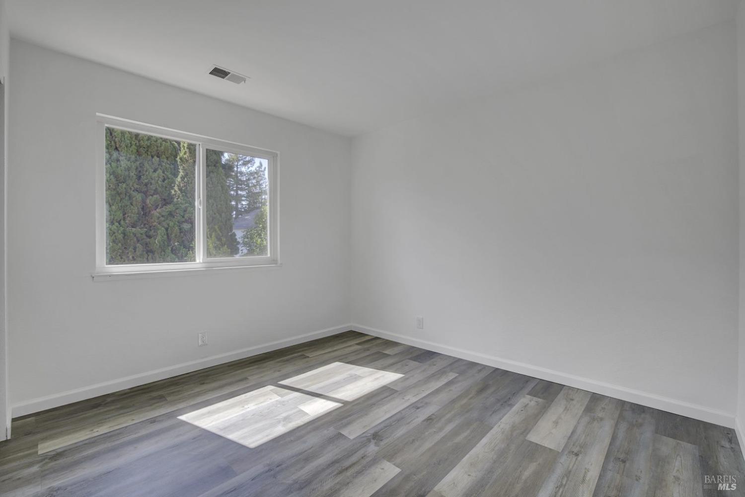 Detail Gallery Image 22 of 33 For 35 Freedom Pl, Rohnert Park,  CA 94928 - 3 Beds | 2 Baths