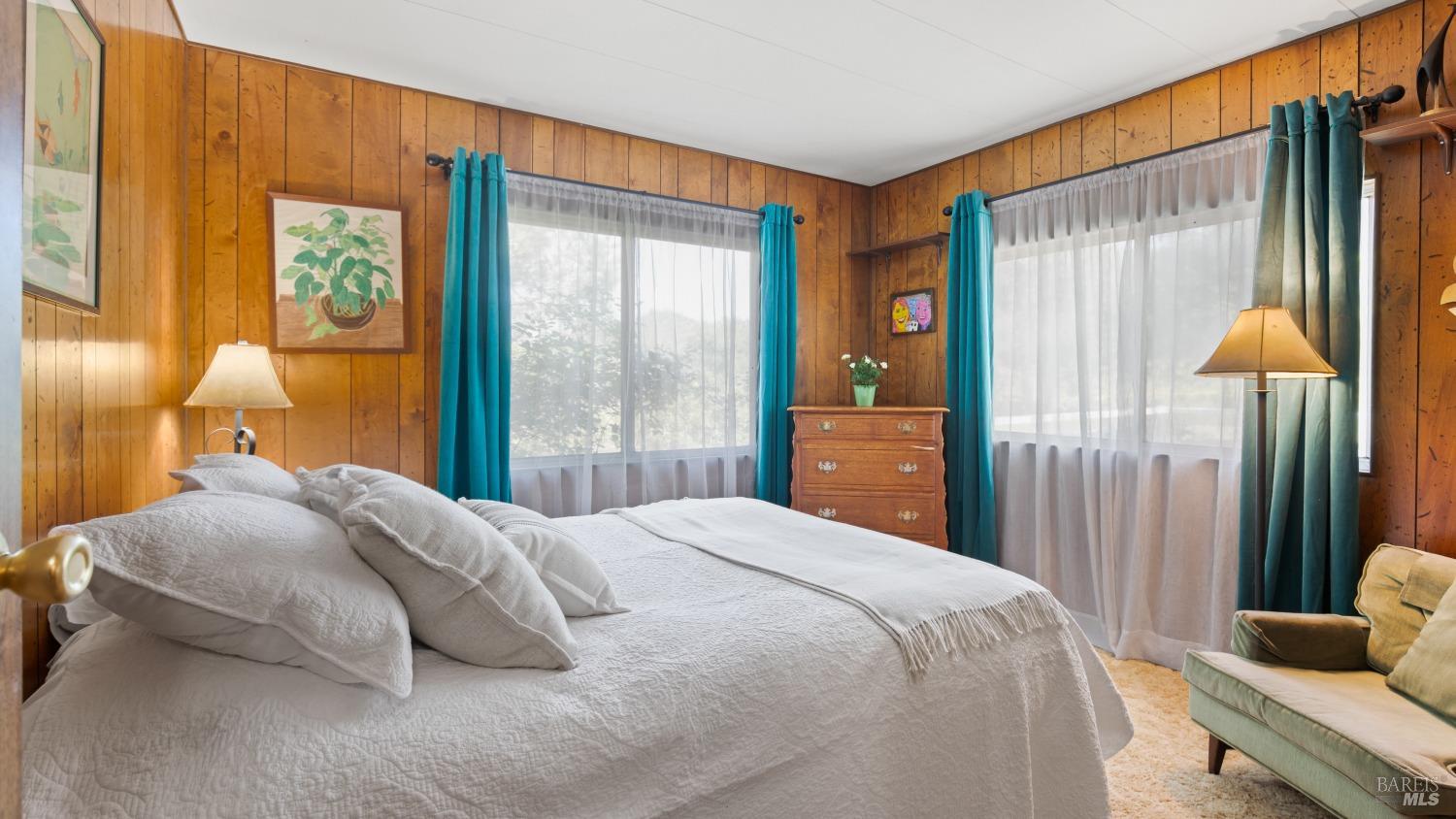 Detail Gallery Image 12 of 60 For 24019 Hilderbrand Rd, Middletown,  CA 95461 - 6 Beds | 2/3 Baths