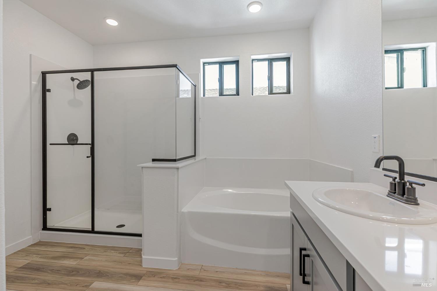 Detail Gallery Image 8 of 13 For 9013 Camino Colegio Rd, Rohnert Park,  CA 94928 - 4 Beds | 3 Baths