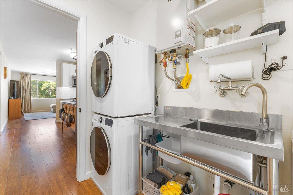 Detail Gallery Image 26 of 39 For 8045 Whited Rd, Sebastopol,  CA 95472 - 2 Beds | 1 Baths