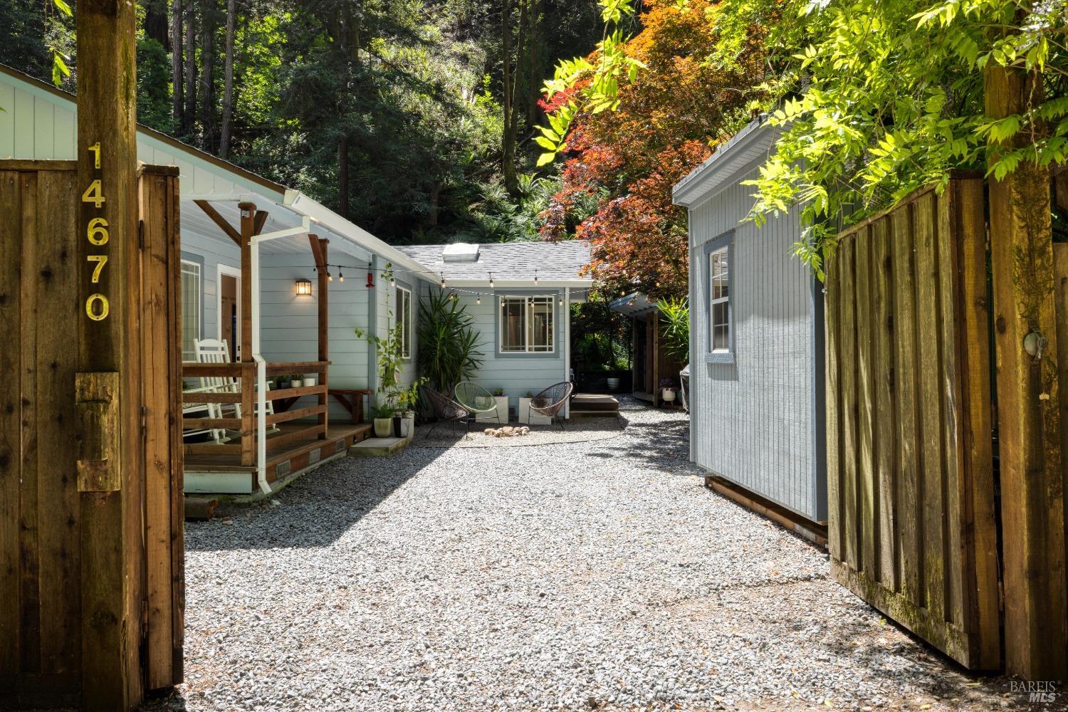 Detail Gallery Image 3 of 35 For 14670 Cherry St, Guerneville,  CA 95446 - 2 Beds | 1 Baths