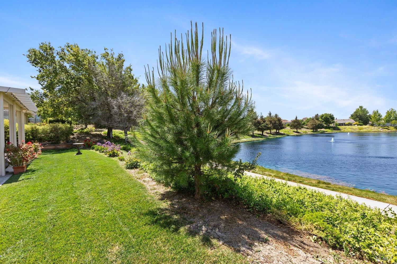 Detail Gallery Image 14 of 40 For 573 Laurel Pl, Rio Vista,  CA 94571 - 2 Beds | 2/1 Baths