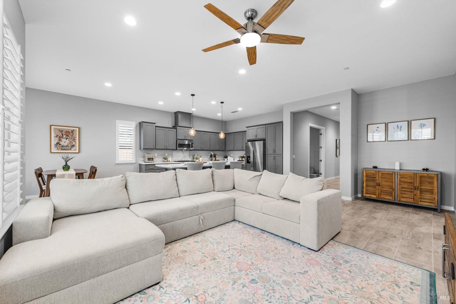 Detail Gallery Image 15 of 58 For 1080 Columbia Dr, Dixon,  CA 95620 - 3 Beds | 2/1 Baths