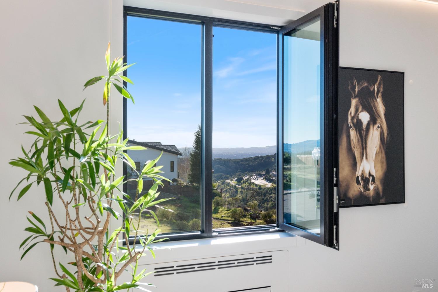 Detail Gallery Image 28 of 38 For 3715 Giorno Ct, Santa Rosa,  CA 95404 - 5 Beds | 3/1 Baths