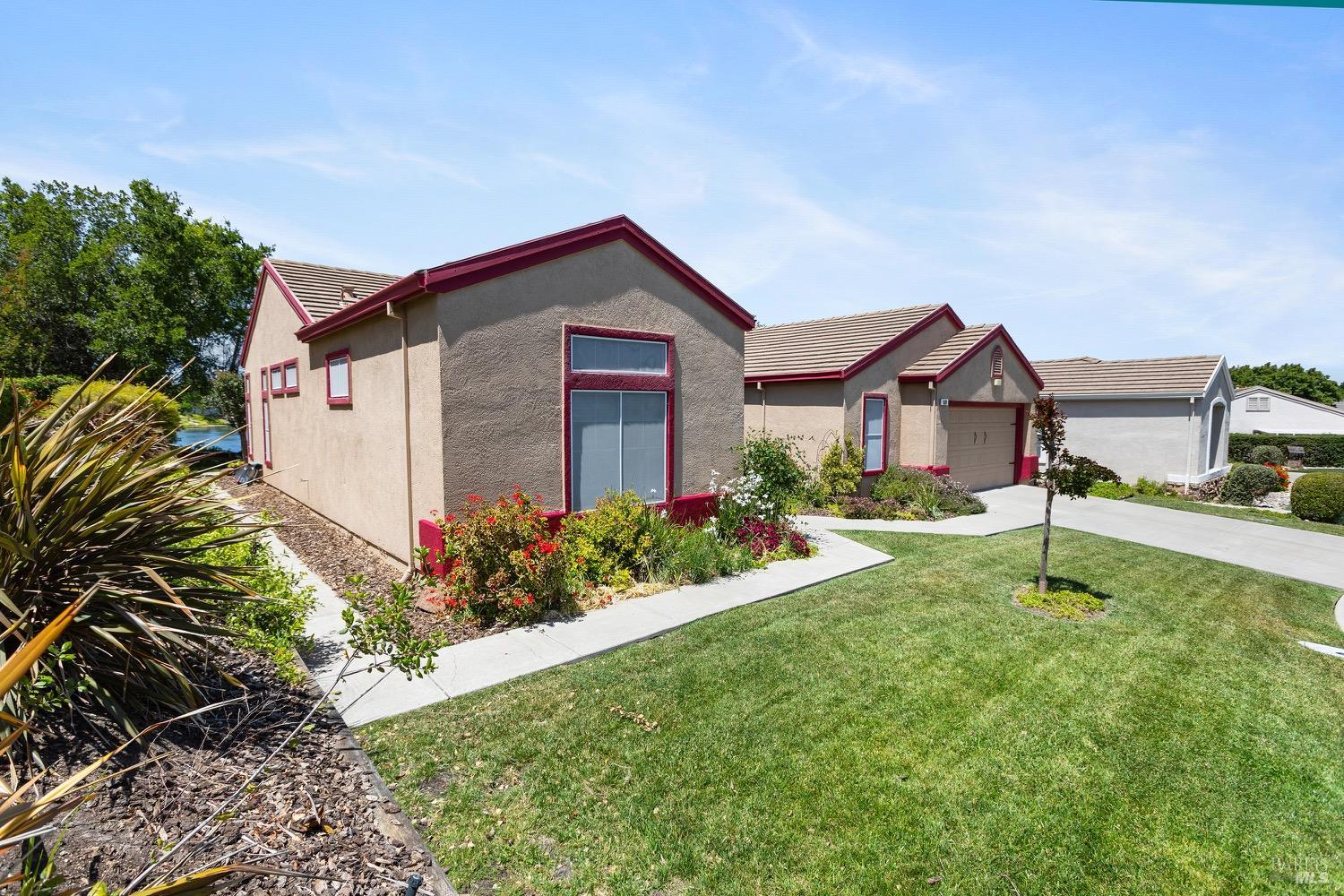 Detail Gallery Image 5 of 40 For 573 Laurel Pl, Rio Vista,  CA 94571 - 2 Beds | 2/1 Baths
