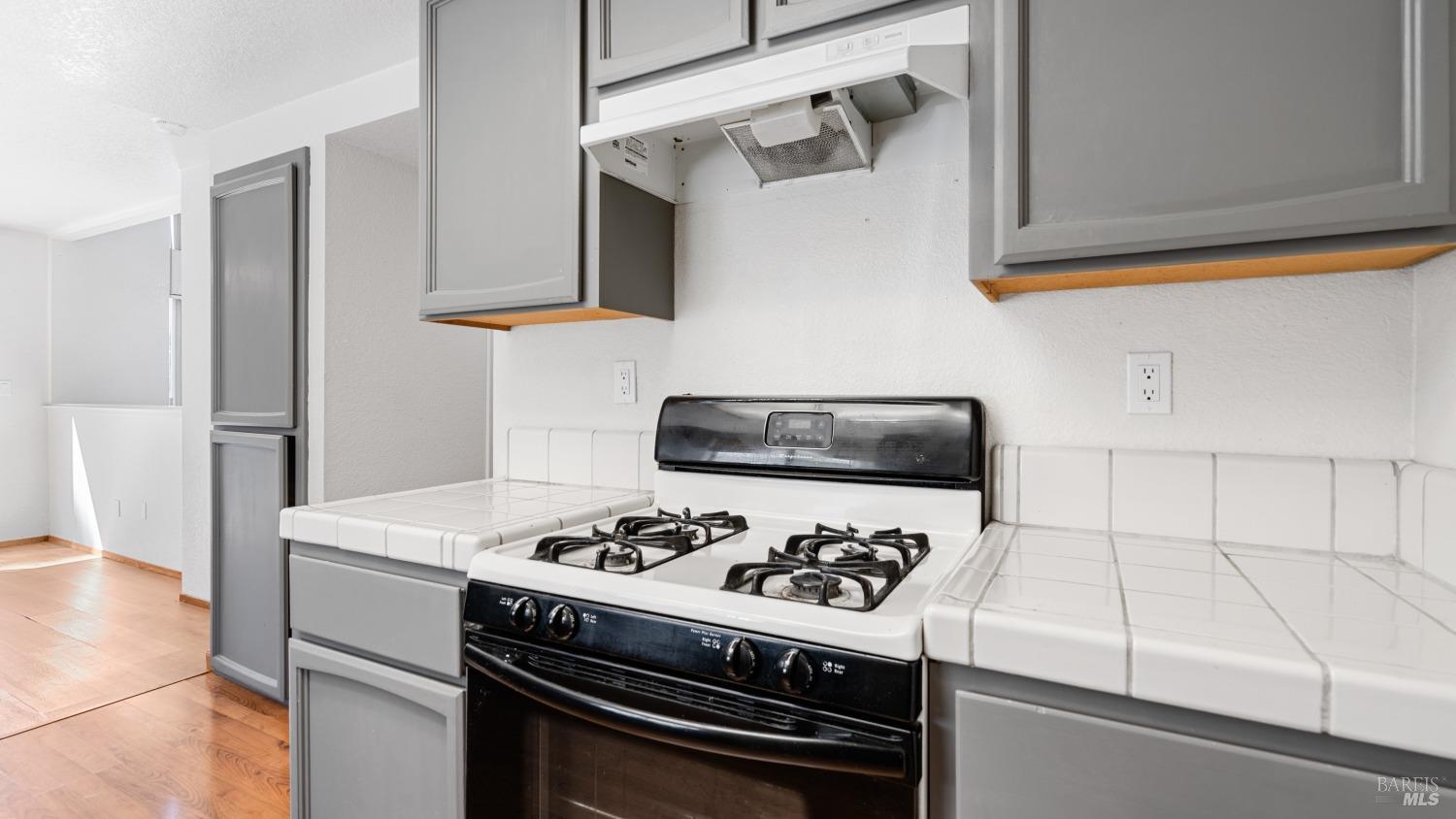Detail Gallery Image 14 of 36 For 833 Morissette Way, Vacaville,  CA 95687 - 3 Beds | 2/1 Baths
