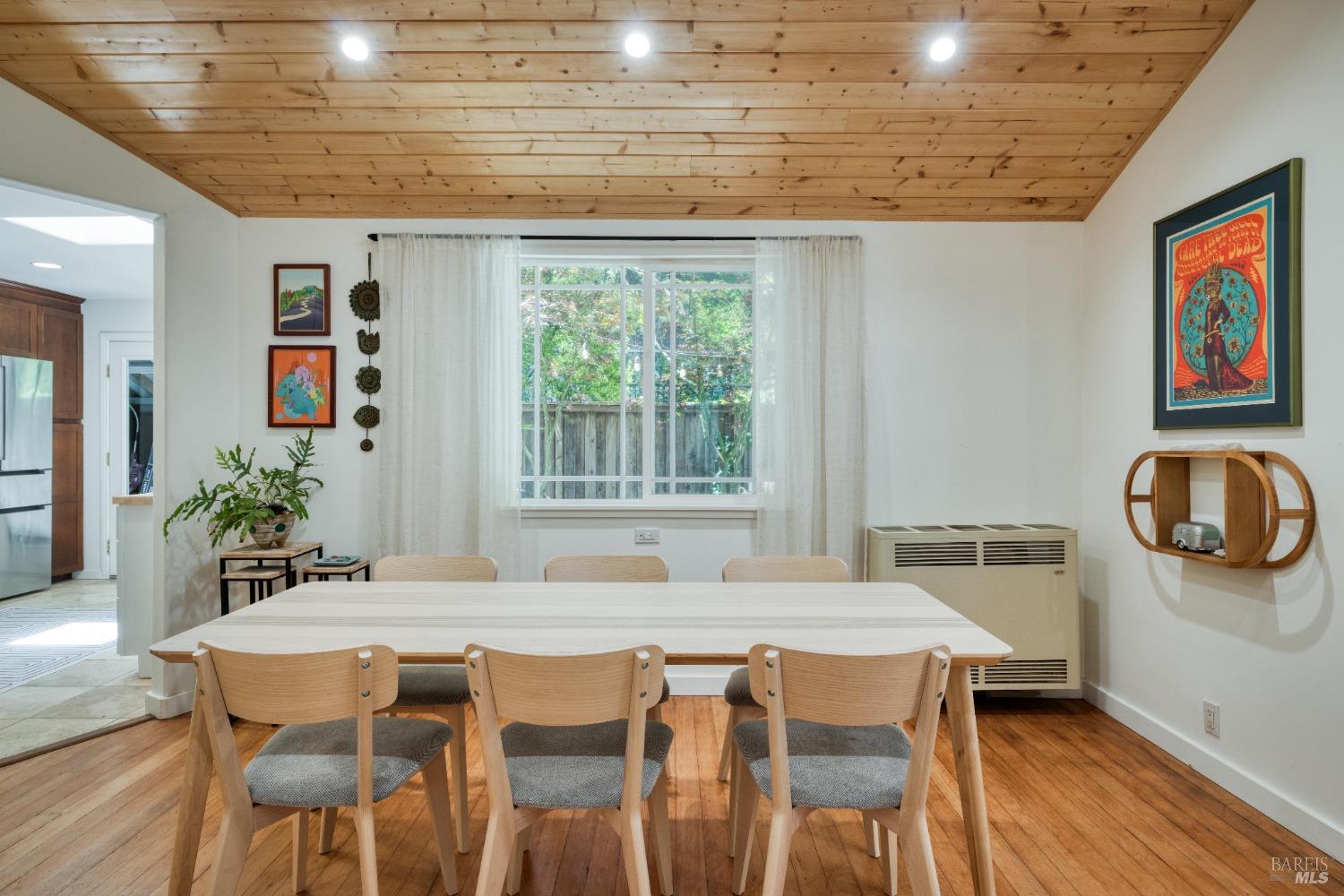 Detail Gallery Image 14 of 35 For 14670 Cherry St, Guerneville,  CA 95446 - 2 Beds | 1 Baths
