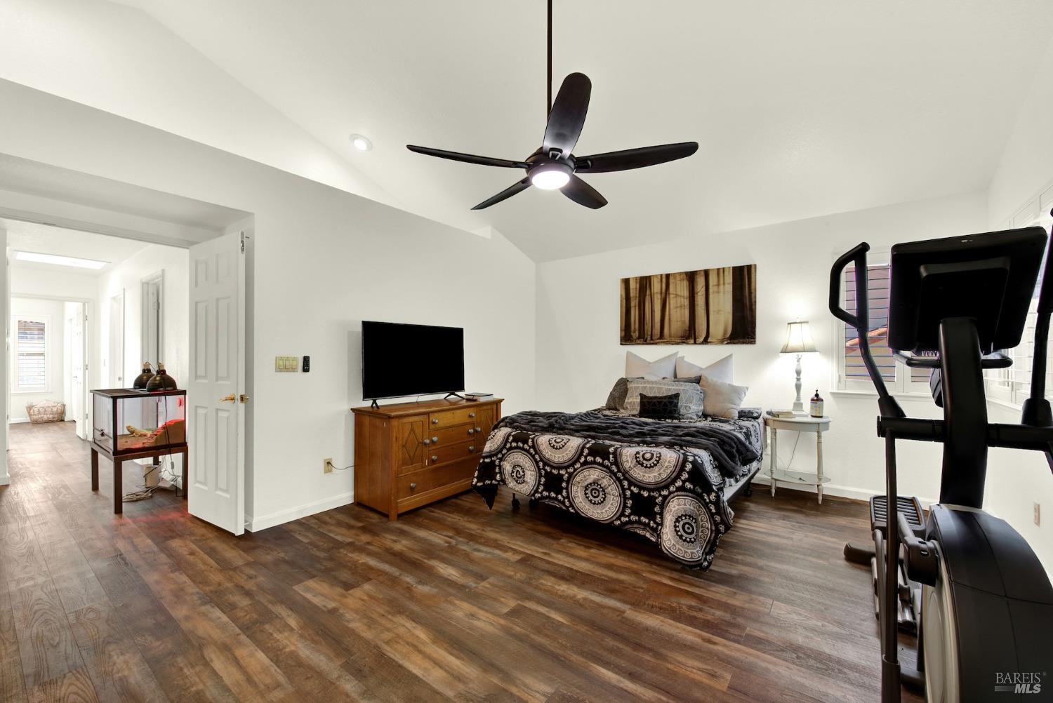 Detail Gallery Image 25 of 46 For 806 Swindon Ct, Vacaville,  CA 95688 - 5 Beds | 3 Baths