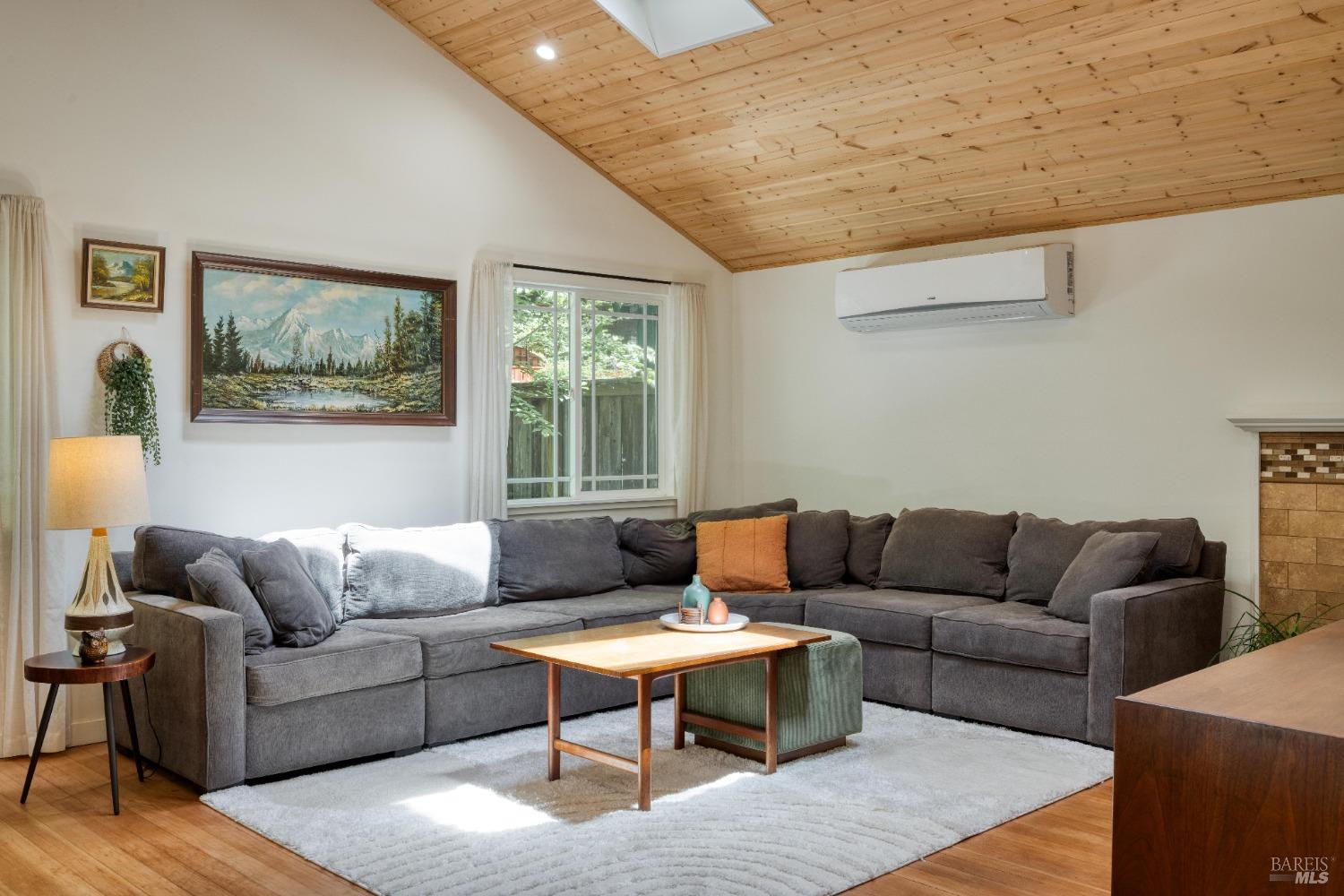 Detail Gallery Image 7 of 35 For 14670 Cherry St, Guerneville,  CA 95446 - 2 Beds | 1 Baths