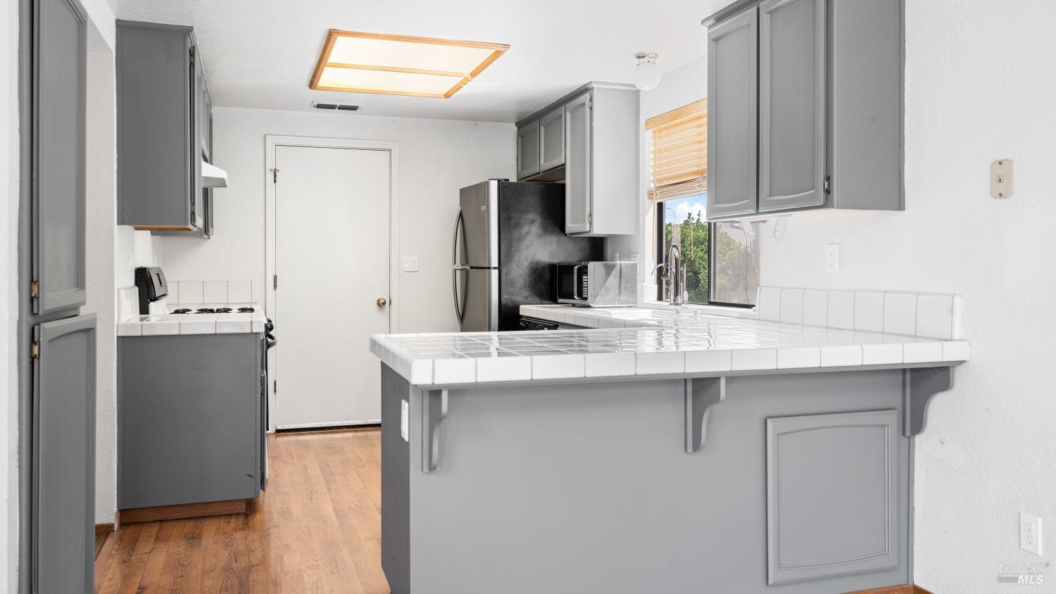 Detail Gallery Image 12 of 36 For 833 Morissette Way, Vacaville,  CA 95687 - 3 Beds | 2/1 Baths
