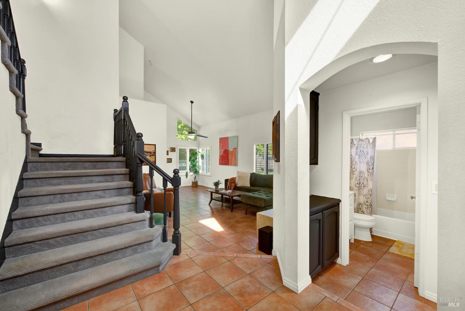 Detail Gallery Image 6 of 46 For 806 Swindon Ct, Vacaville,  CA 95688 - 5 Beds | 3 Baths