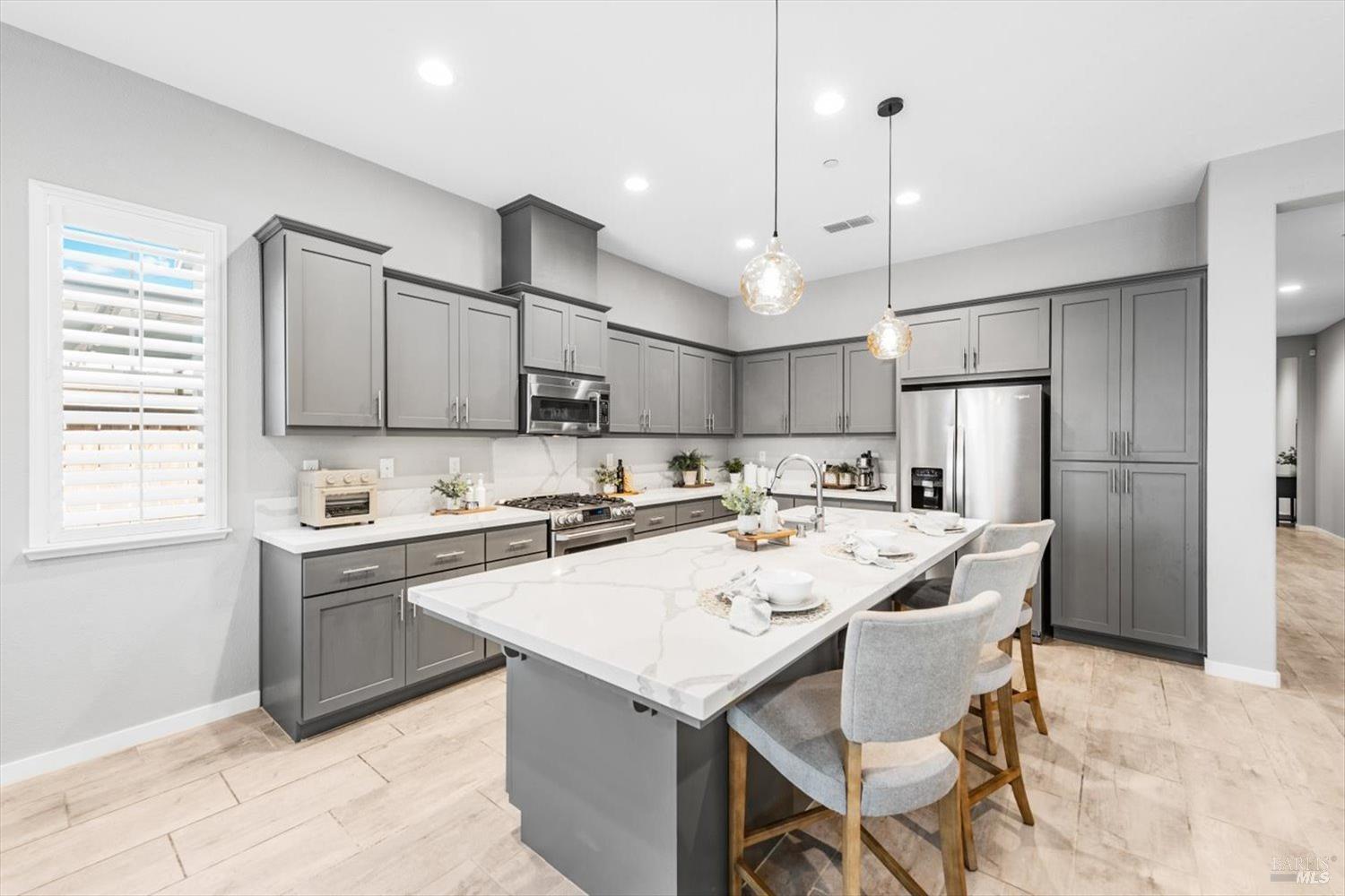 Detail Gallery Image 6 of 58 For 1080 Columbia Dr, Dixon,  CA 95620 - 3 Beds | 2/1 Baths