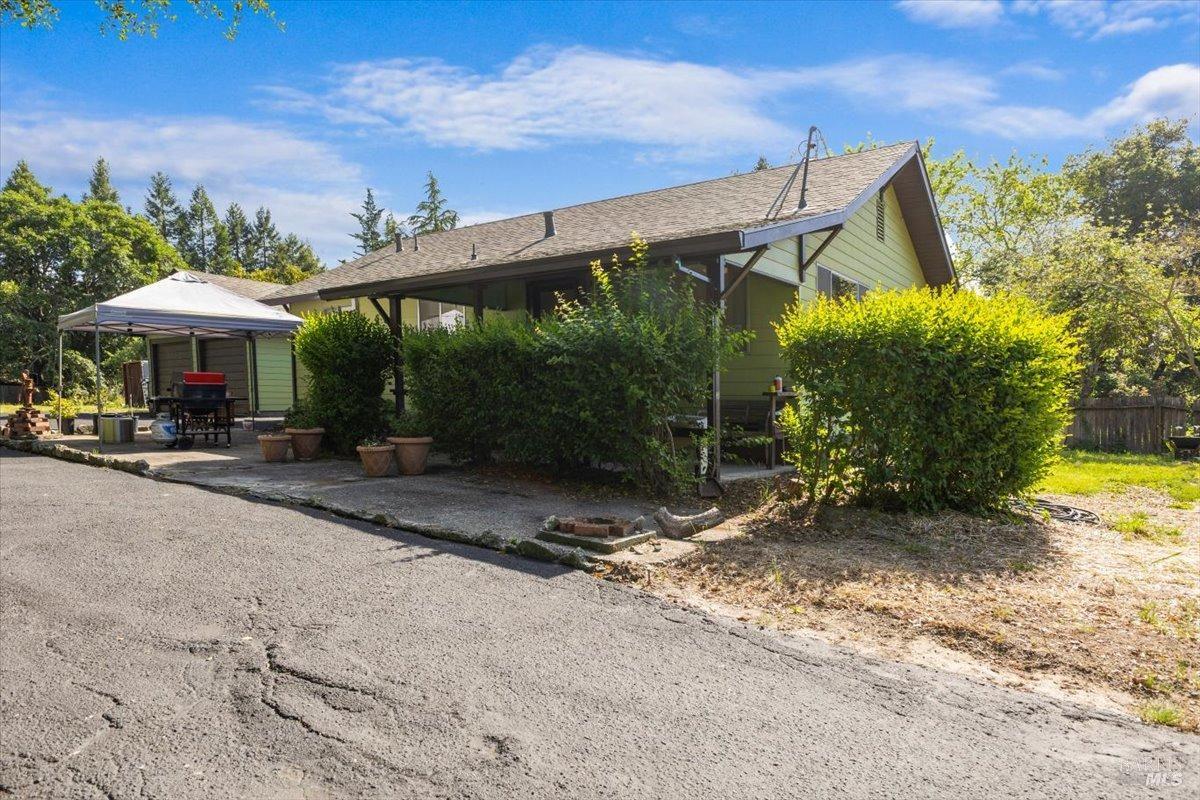 Detail Gallery Image 6 of 39 For 8045 Whited Rd, Sebastopol,  CA 95472 - 2 Beds | 1 Baths