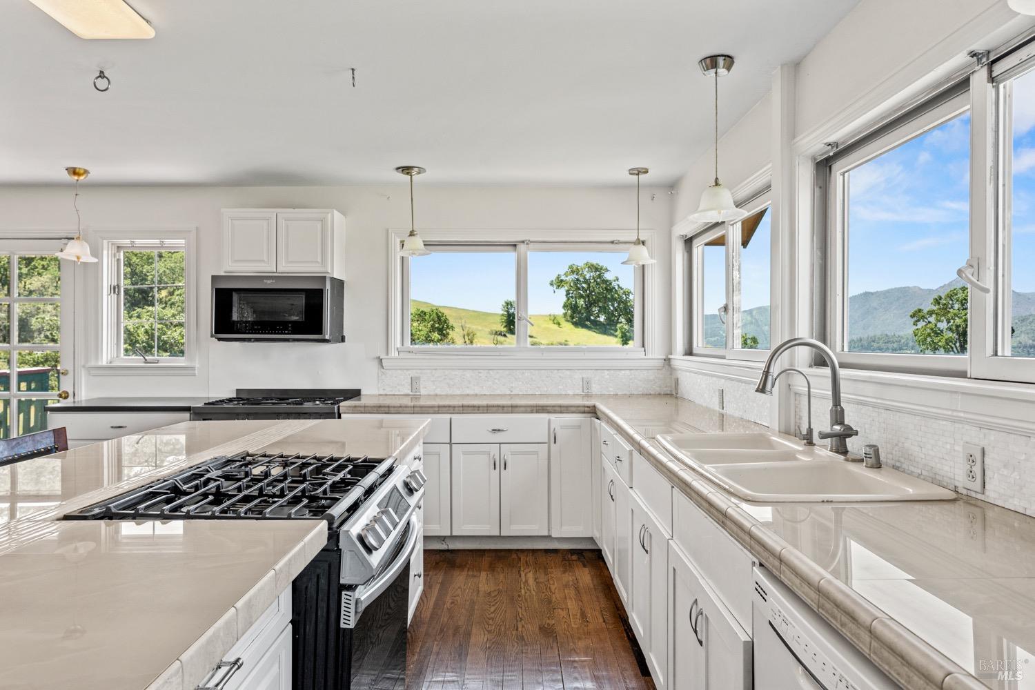 Detail Gallery Image 14 of 57 For 11755 Old River Rd, Hopland,  CA 95449 - 4 Beds | 2/1 Baths