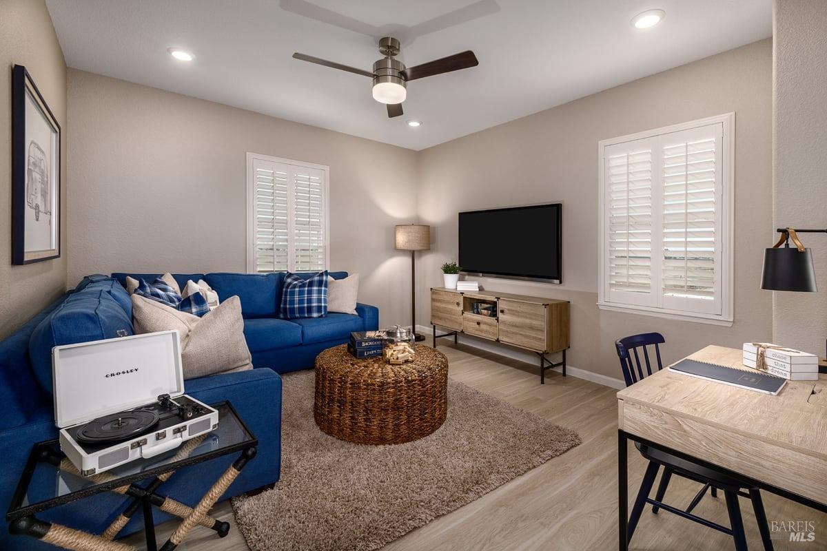 Detail Gallery Image 6 of 9 For 783 Billhook Dr, Vacaville,  CA 95687 - 5 Beds | 3 Baths