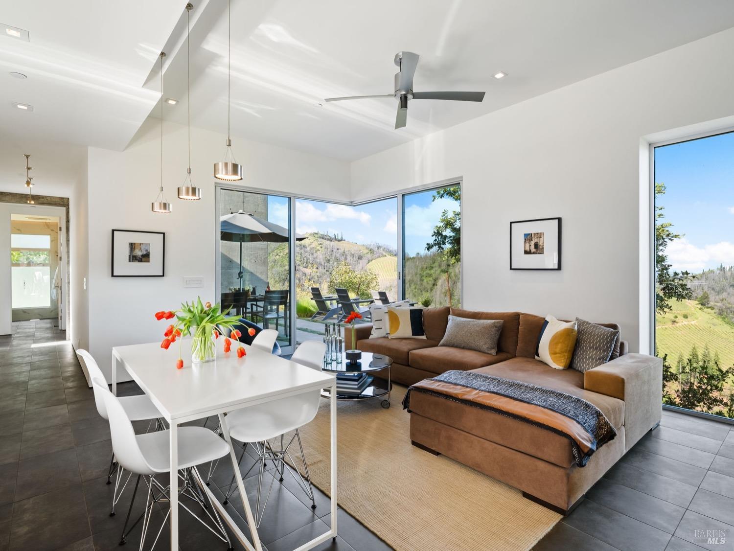 Detail Gallery Image 7 of 44 For 8909 Mill Creek Rd, Healdsburg,  CA 95448 - 2 Beds | 2 Baths