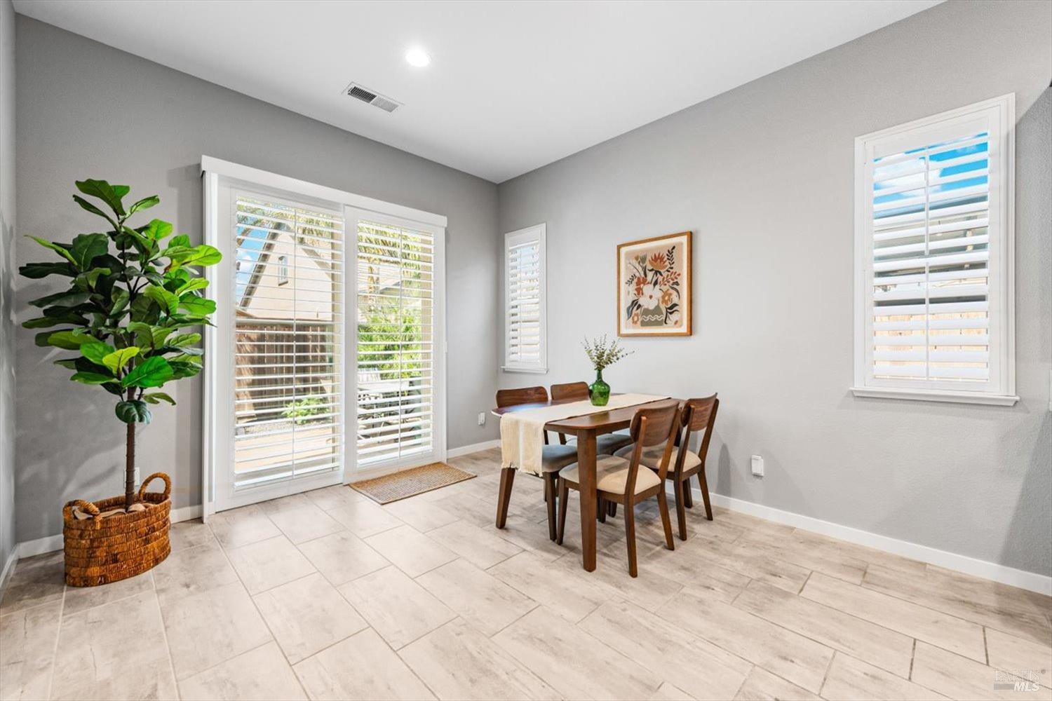 Detail Gallery Image 19 of 58 For 1080 Columbia Dr, Dixon,  CA 95620 - 3 Beds | 2/1 Baths