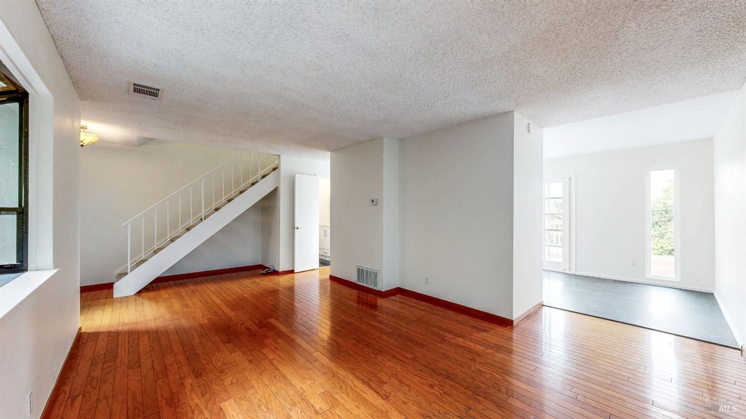 Detail Gallery Image 18 of 35 For 117 Sunset Cir #36,  Benicia,  CA 94510 - 3 Beds | 1/1 Baths