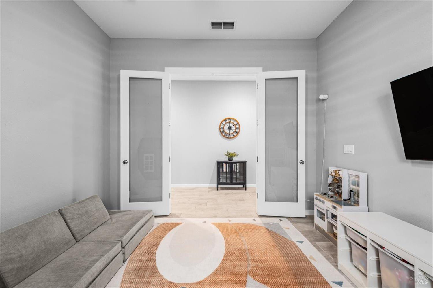 Detail Gallery Image 35 of 58 For 1080 Columbia Dr, Dixon,  CA 95620 - 3 Beds | 2/1 Baths