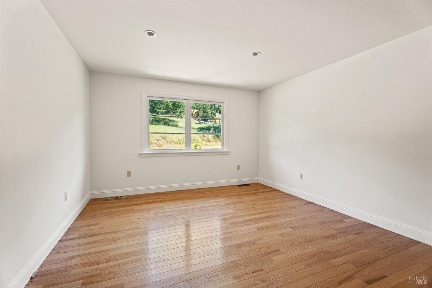 Detail Gallery Image 26 of 57 For 11755 Old River Rd, Hopland,  CA 95449 - 4 Beds | 2/1 Baths