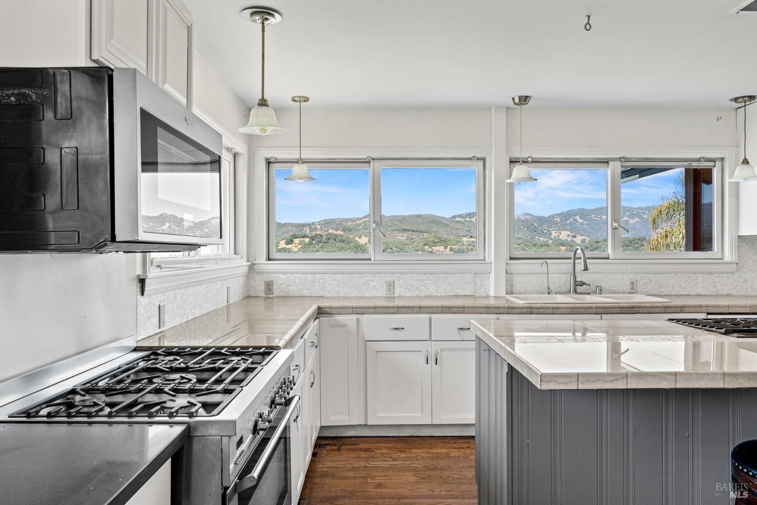 Detail Gallery Image 15 of 57 For 11755 Old River Rd, Hopland,  CA 95449 - 4 Beds | 2/1 Baths