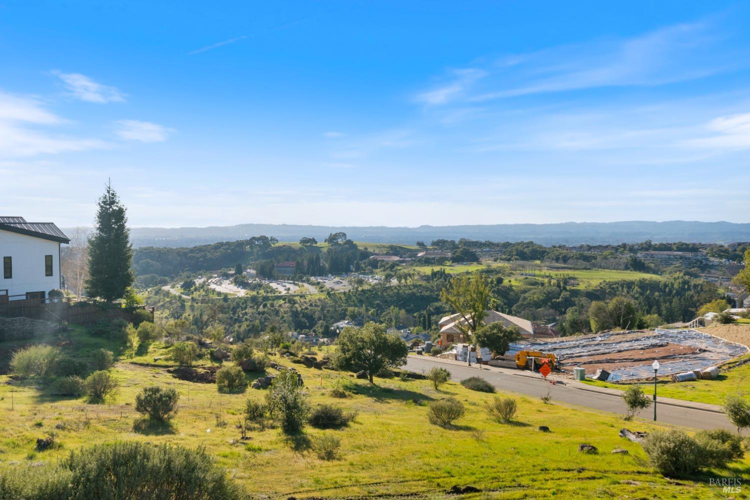Detail Gallery Image 3 of 38 For 3715 Giorno Ct, Santa Rosa,  CA 95404 - 5 Beds | 3/1 Baths