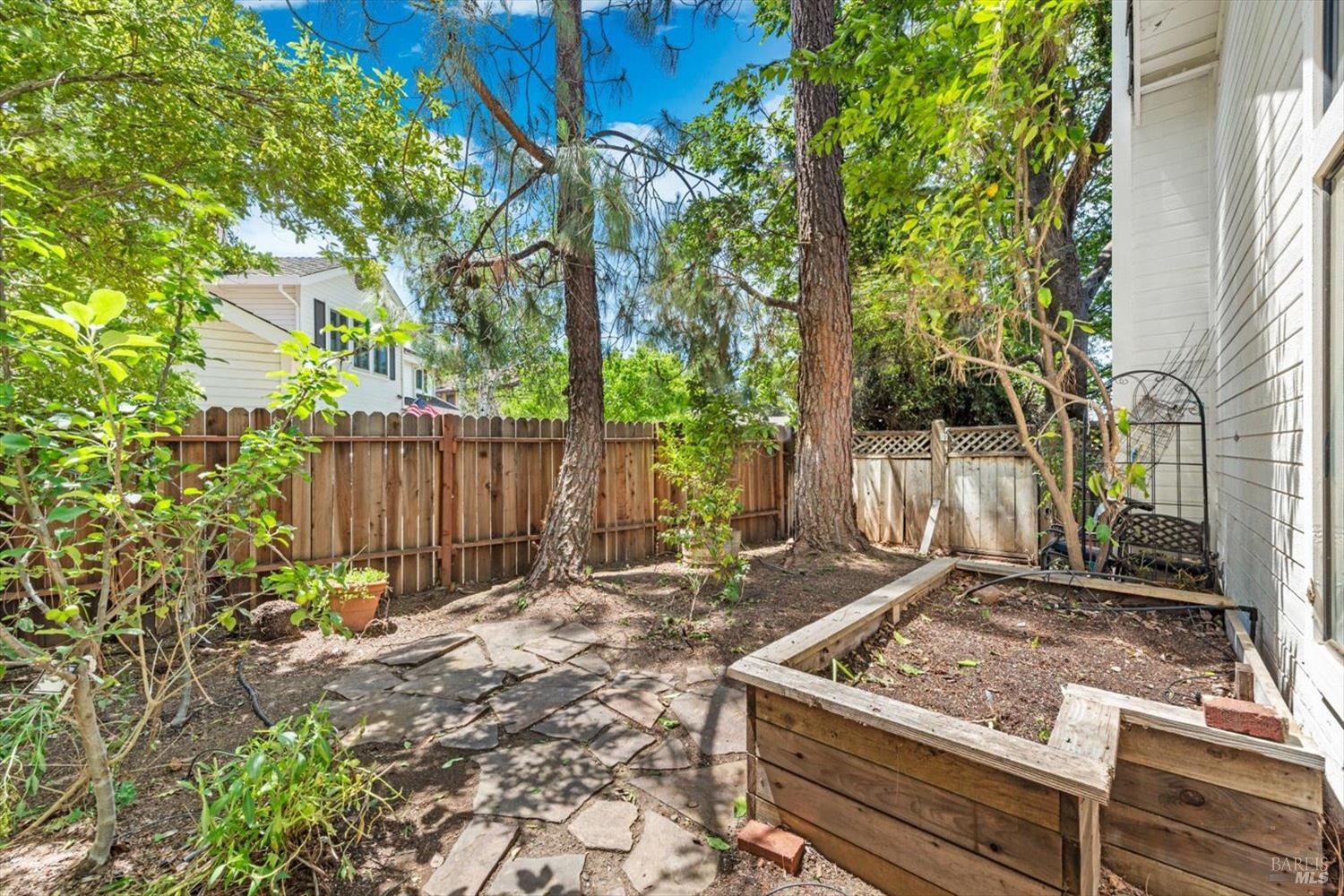 Detail Gallery Image 36 of 37 For 1315 Estates Dr, Dixon,  CA 95620 - 5 Beds | 3 Baths