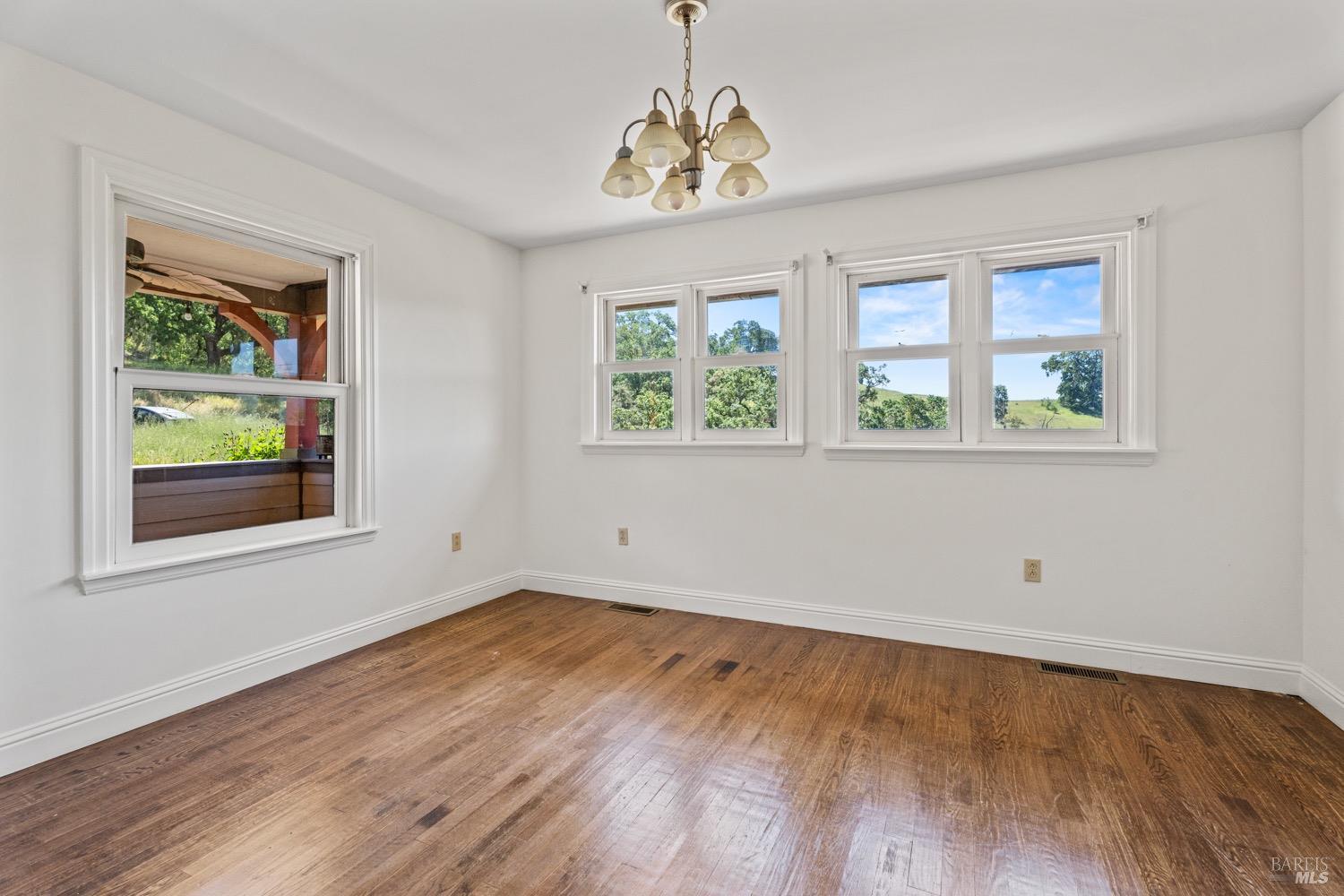 Detail Gallery Image 22 of 57 For 11755 Old River Rd, Hopland,  CA 95449 - 4 Beds | 2/1 Baths