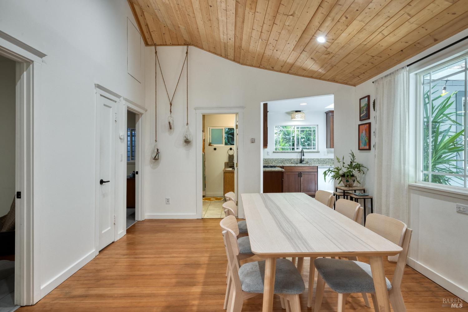 Detail Gallery Image 11 of 35 For 14670 Cherry St, Guerneville,  CA 95446 - 2 Beds | 1 Baths