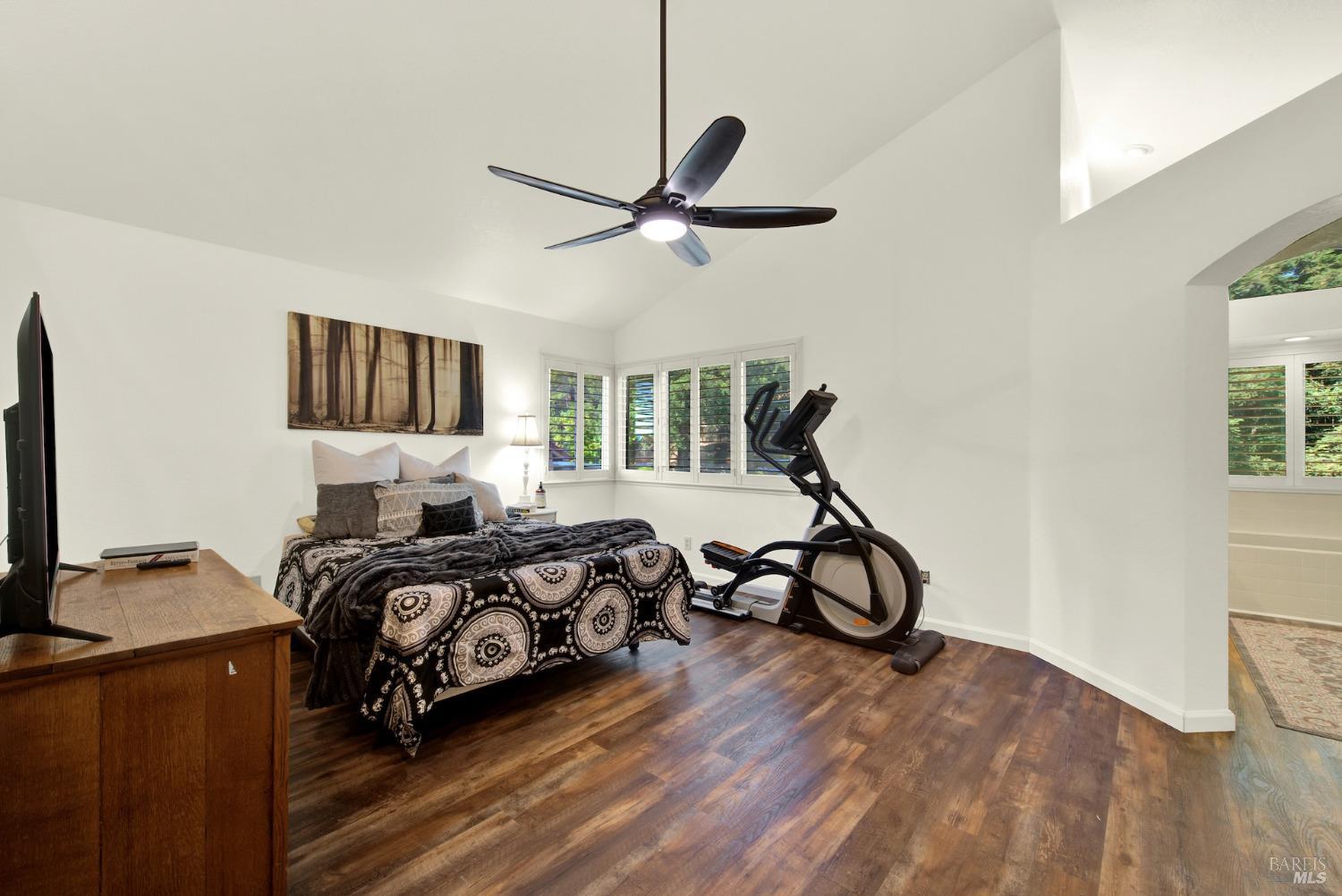 Detail Gallery Image 22 of 46 For 806 Swindon Ct, Vacaville,  CA 95688 - 5 Beds | 3 Baths