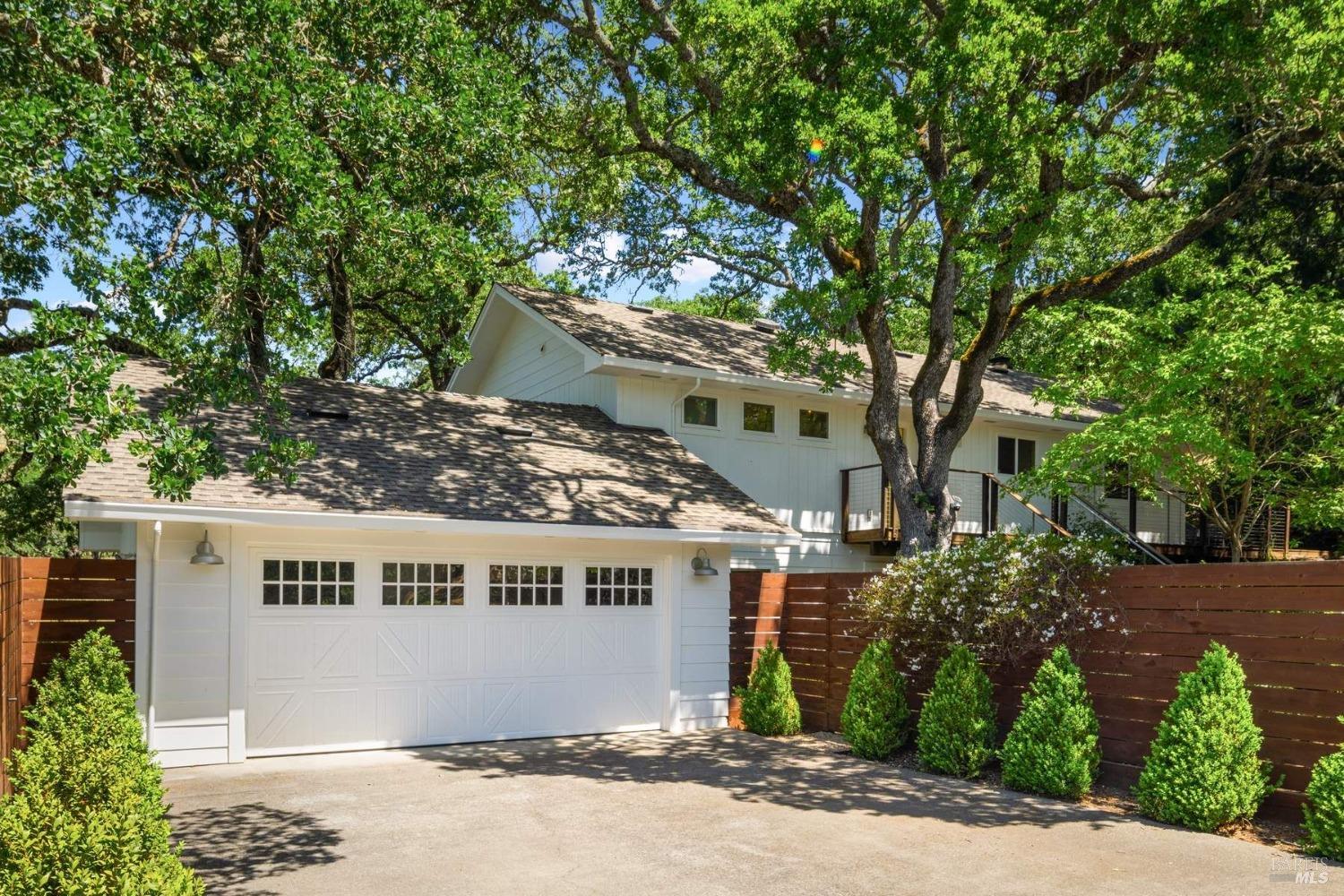 Detail Gallery Image 1 of 41 For 695 Michael Dr, Sonoma,  CA 95476 - 3 Beds | 2/1 Baths