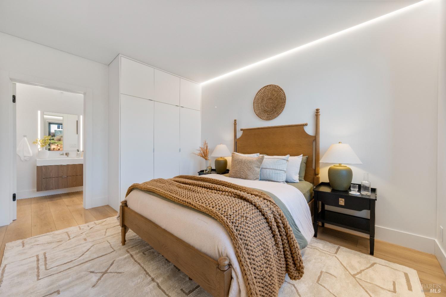 Detail Gallery Image 16 of 38 For 3715 Giorno Ct, Santa Rosa,  CA 95404 - 5 Beds | 3/1 Baths