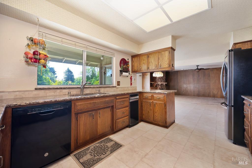 Detail Gallery Image 11 of 61 For 511 Wellington Way, Vacaville,  CA 95688 - 4 Beds | 2/1 Baths
