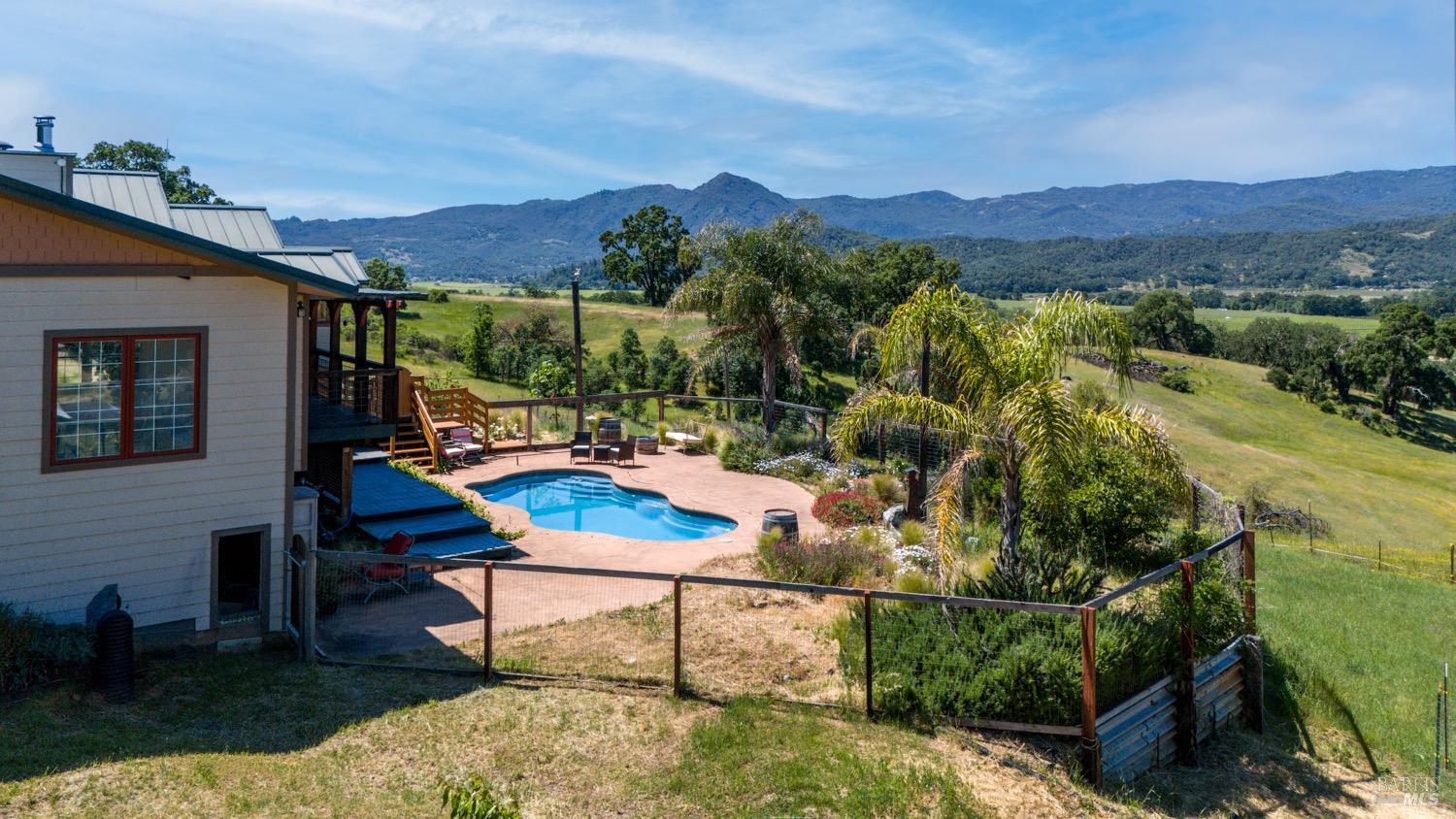 Detail Gallery Image 5 of 57 For 11755 Old River Rd, Hopland,  CA 95449 - 4 Beds | 2/1 Baths