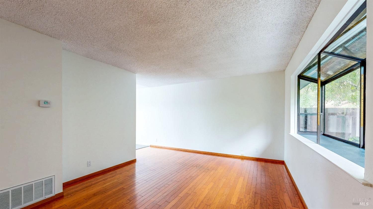 Detail Gallery Image 20 of 35 For 117 Sunset Cir #36,  Benicia,  CA 94510 - 3 Beds | 1/1 Baths