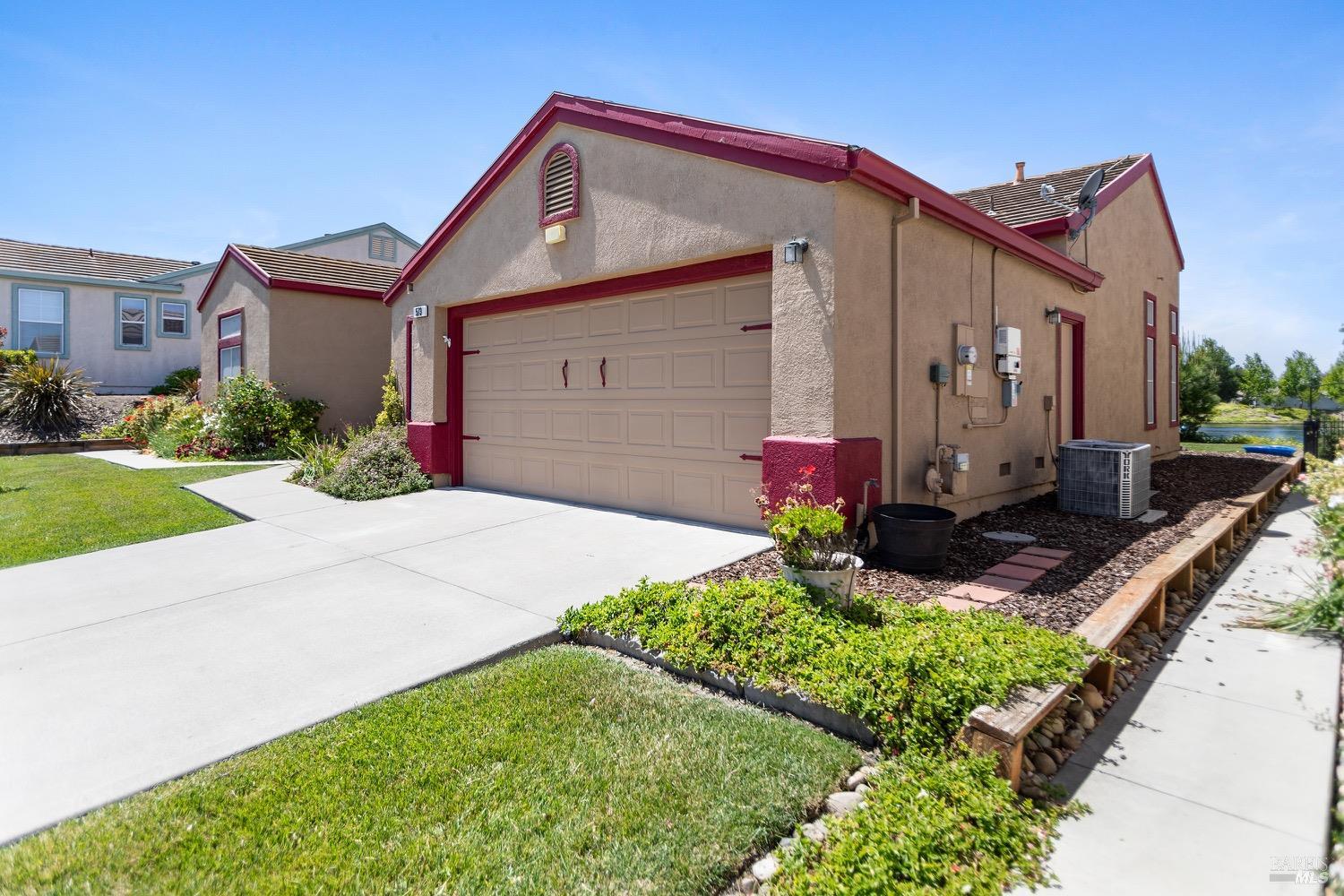 Detail Gallery Image 4 of 40 For 573 Laurel Pl, Rio Vista,  CA 94571 - 2 Beds | 2/1 Baths