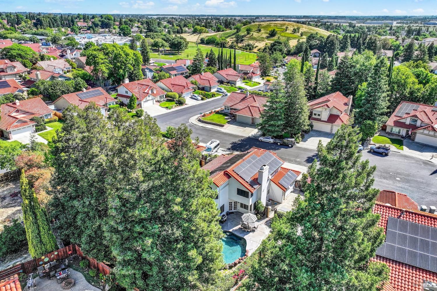 Detail Gallery Image 36 of 46 For 806 Swindon Ct, Vacaville,  CA 95688 - 5 Beds | 3 Baths
