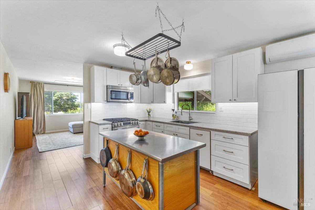 Detail Gallery Image 18 of 39 For 8045 Whited Rd, Sebastopol,  CA 95472 - 2 Beds | 1 Baths