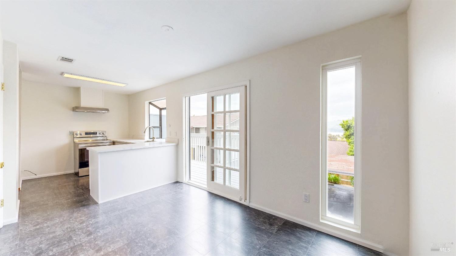 Detail Gallery Image 22 of 35 For 117 Sunset Cir #36,  Benicia,  CA 94510 - 3 Beds | 1/1 Baths