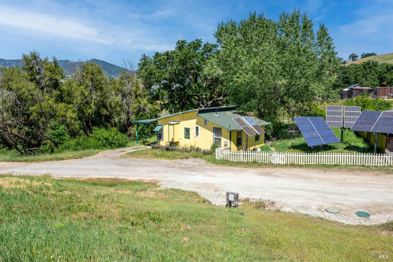 Detail Gallery Image 39 of 57 For 11755 Old River Rd, Hopland,  CA 95449 - 4 Beds | 2/1 Baths