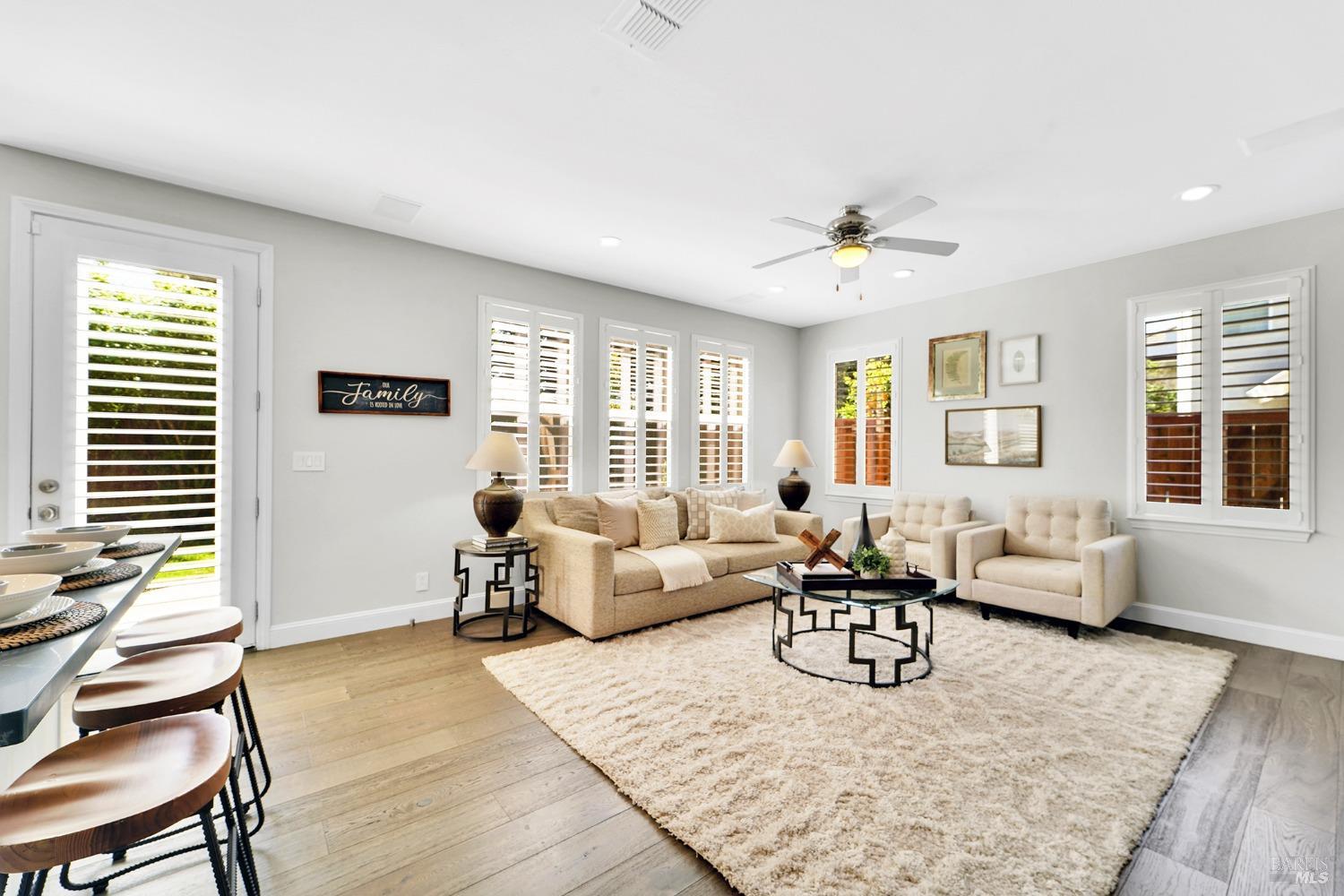 Detail Gallery Image 17 of 62 For 653 Robinson Way, Benicia,  CA 94510 - 5 Beds | 4 Baths
