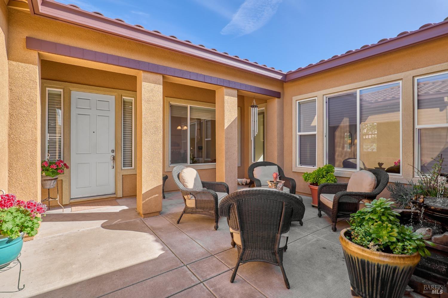 Detail Gallery Image 3 of 35 For 421 Redmont Ln, Rio Vista,  CA 94571 - 2 Beds | 2/1 Baths
