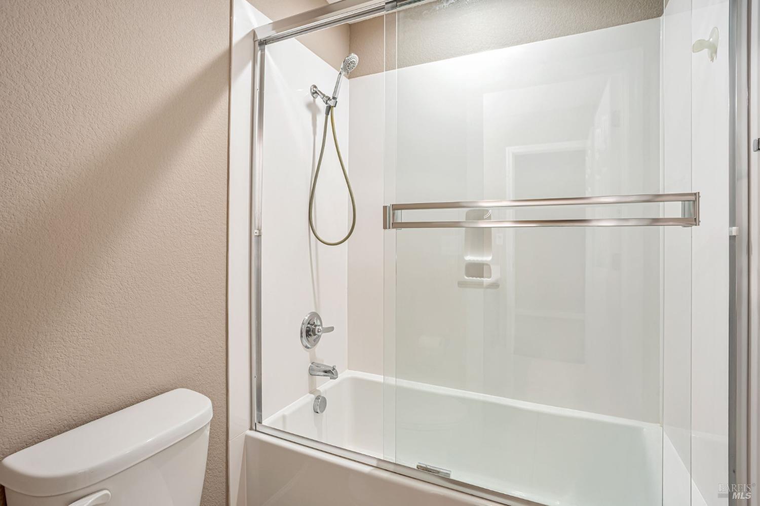 Detail Gallery Image 40 of 48 For 2428 Sanders Ln, Fairfield,  CA 94533 - 5 Beds | 3/1 Baths