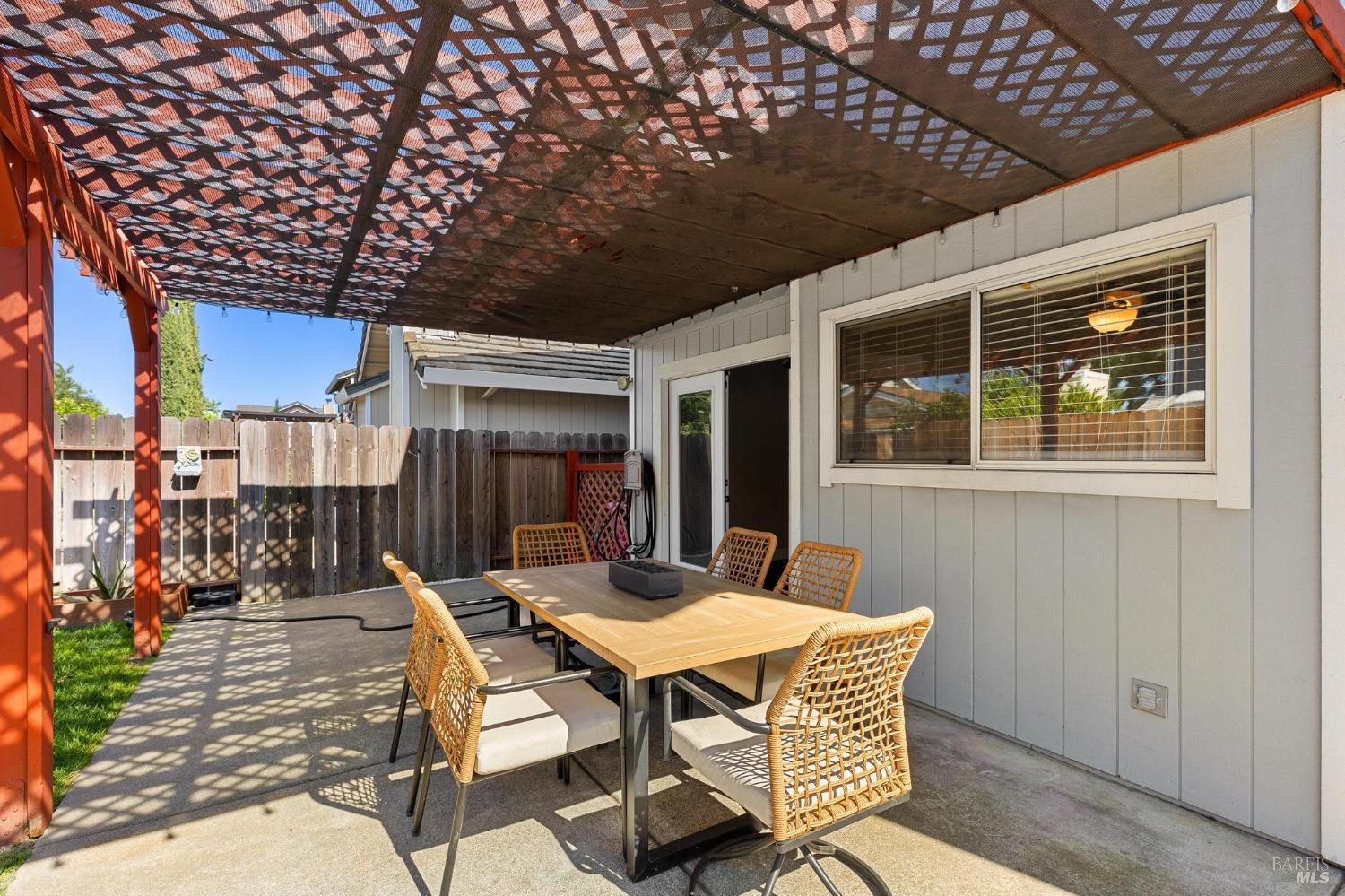 Detail Gallery Image 32 of 42 For 115 American Way, Vacaville,  CA 95687 - 3 Beds | 2/1 Baths